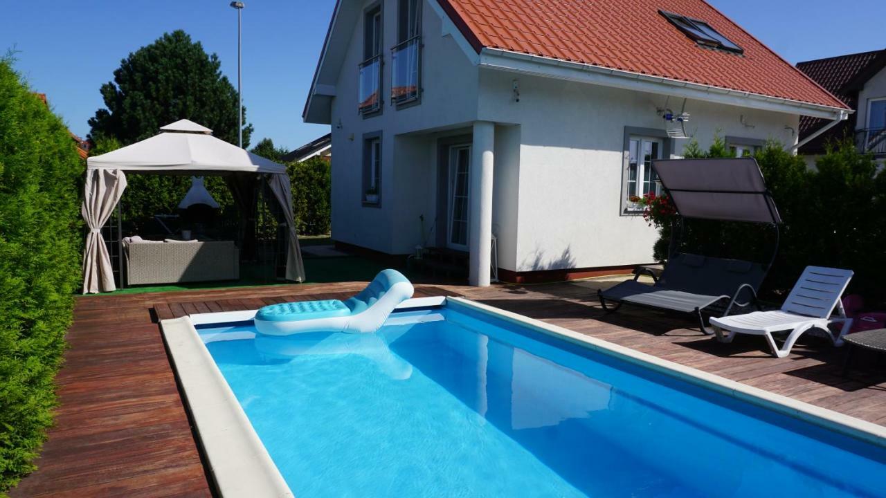 Dom Przy Basenie Vila Puck Exterior foto