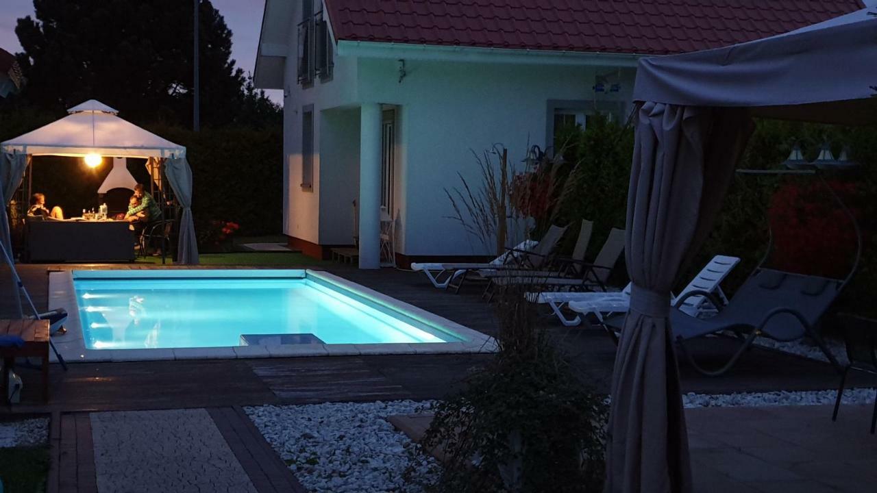 Dom Przy Basenie Vila Puck Exterior foto